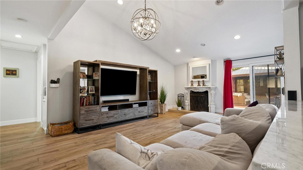 23420 Via Castanet Property Photo 5