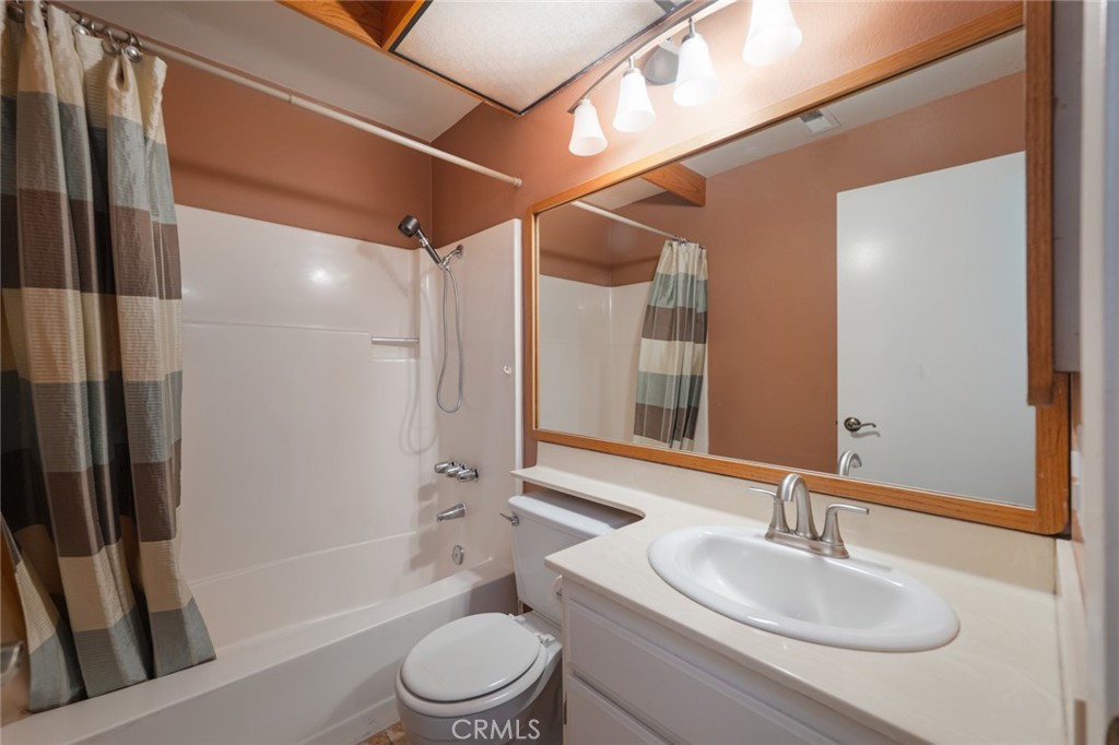 15903 Ada Street Property Photo 14