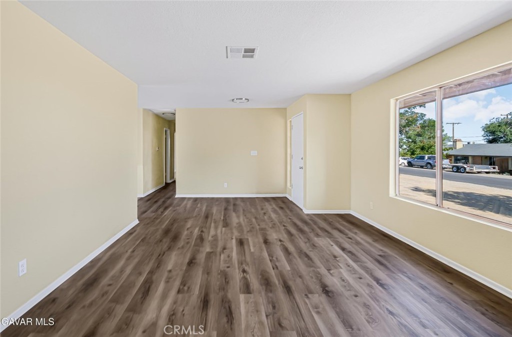 13116 E East Avenue W10 Property Photo 7