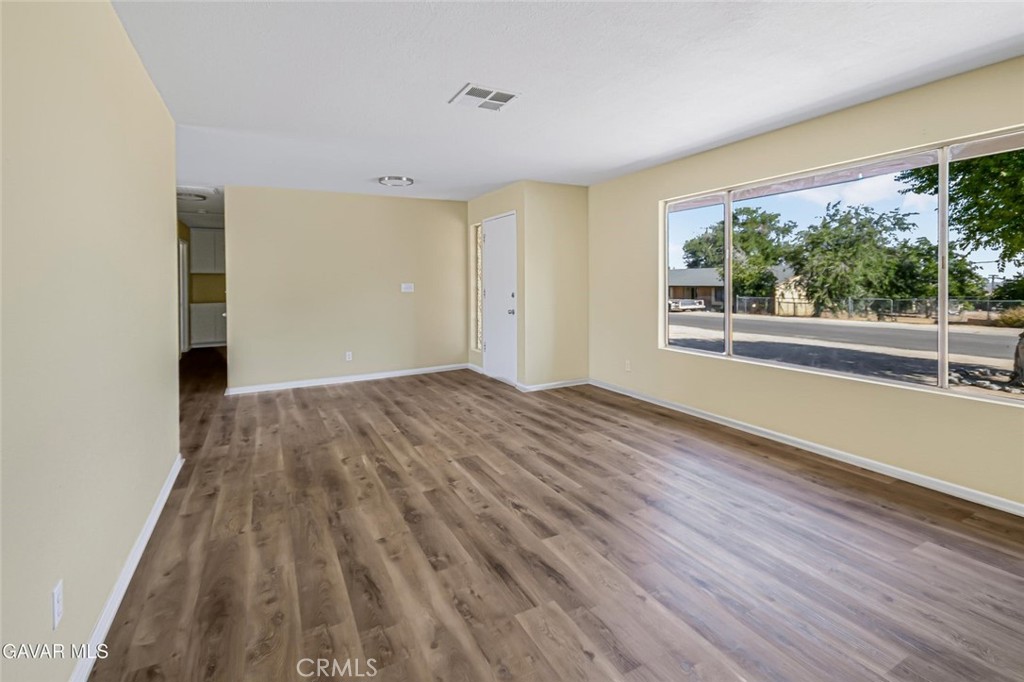 13116 E East Avenue W10 Property Photo 9
