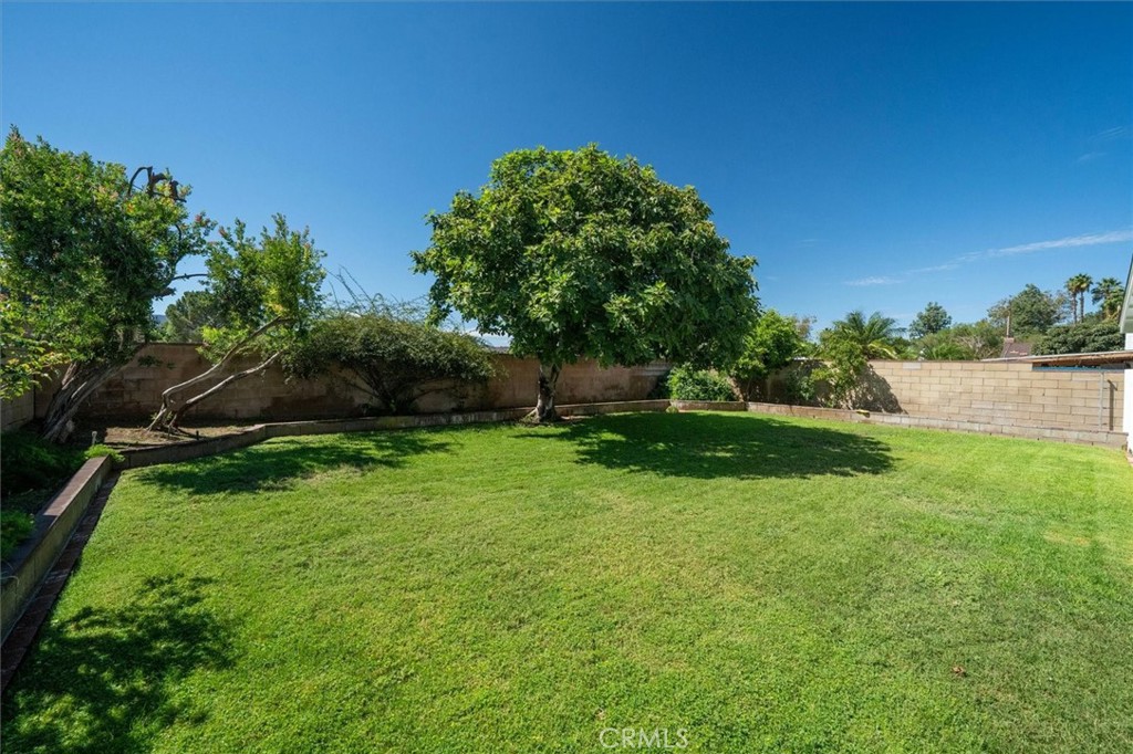 18926 Claycrest Property Photo 16