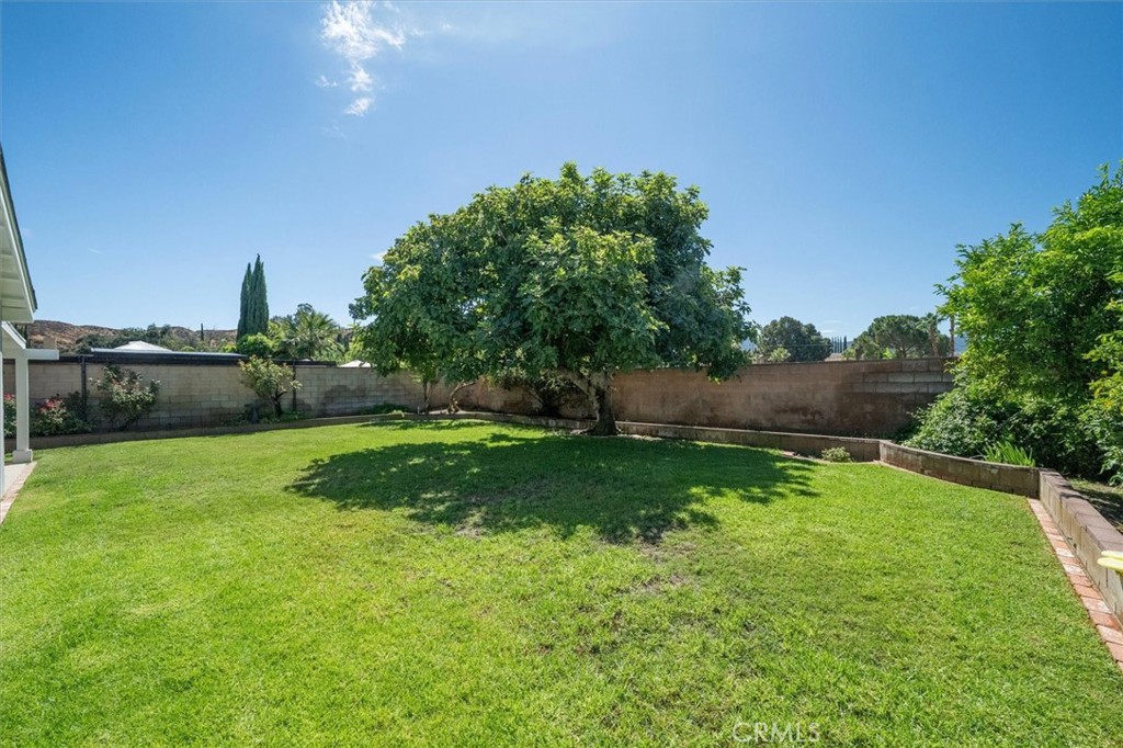 18926 Claycrest Property Photo 18