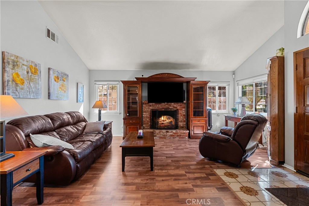 3115 Glad Way Property Photo 4