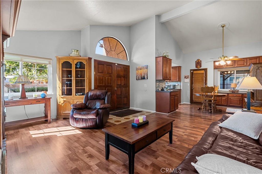3115 Glad Way Property Photo 5