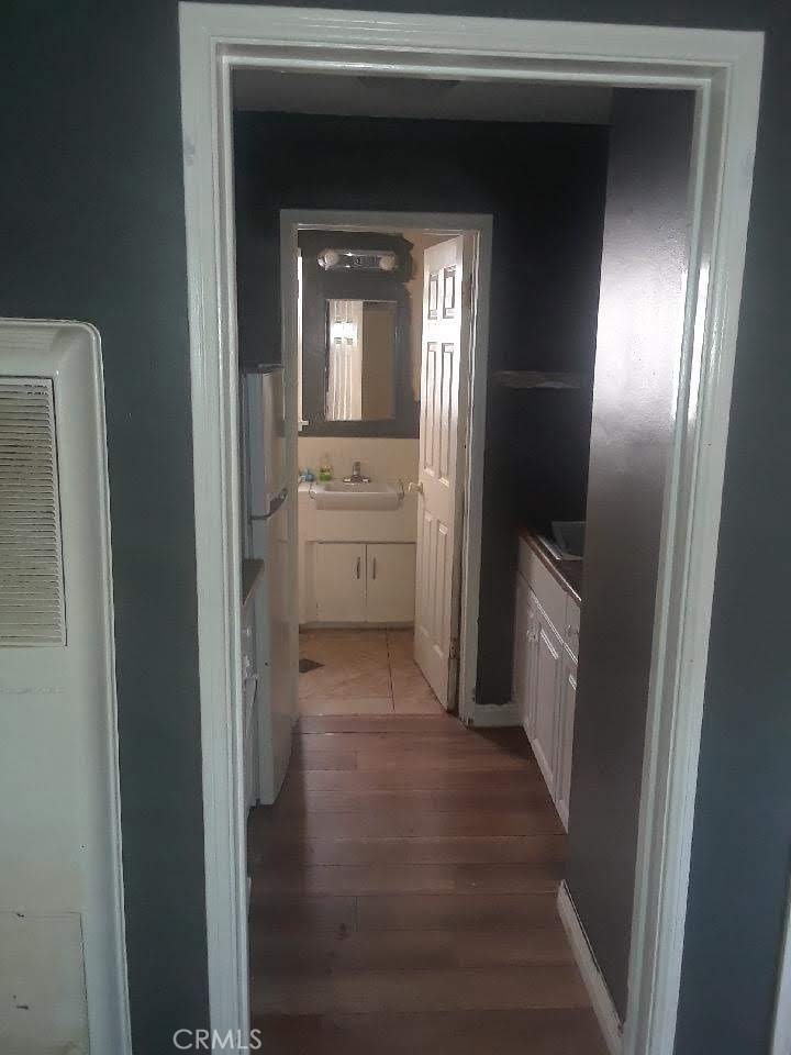 723 E 6th Property Photo 3
