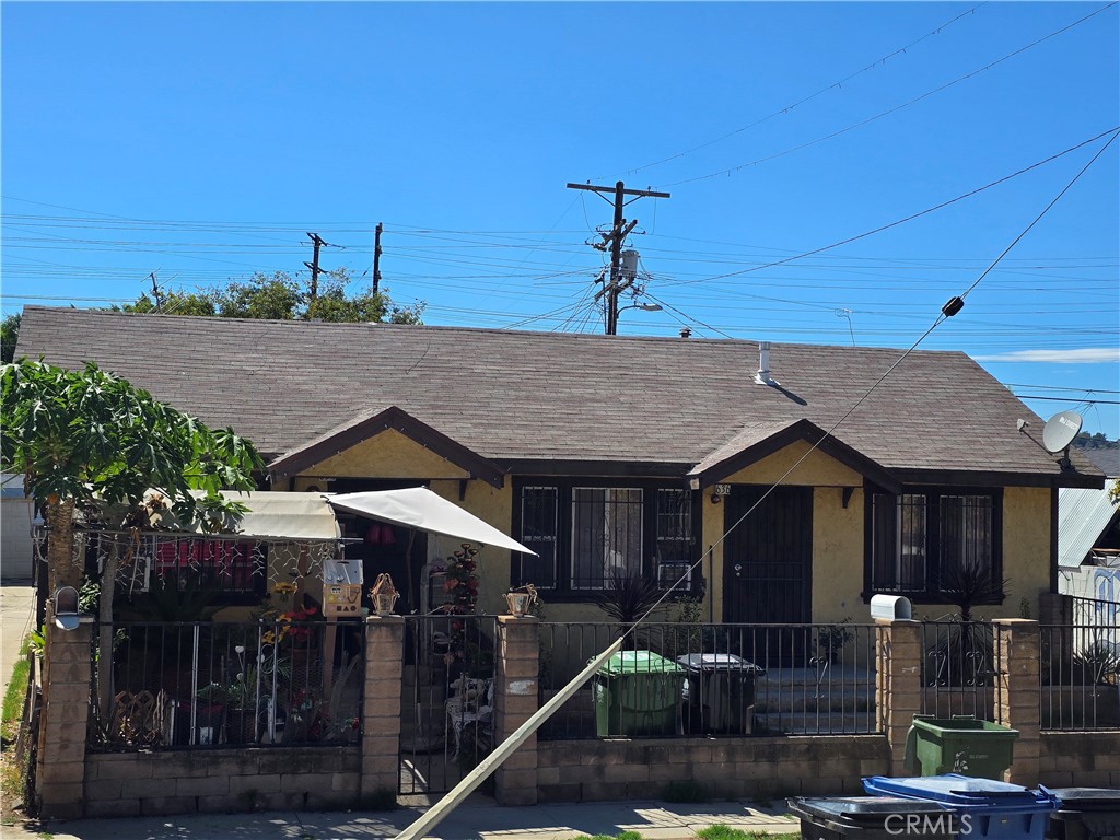 634 Romulo Street Property Photo 1