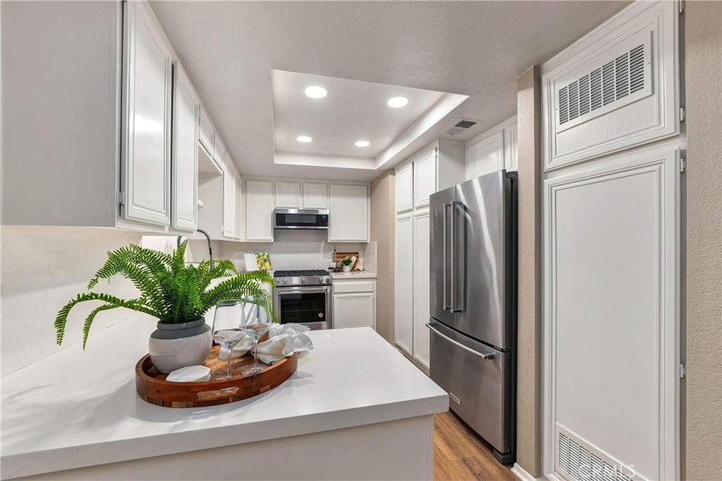 25112 Steinbeck Avenue D Property Photo 15