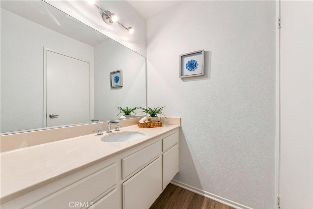 25112 Steinbeck Avenue D Property Photo 26