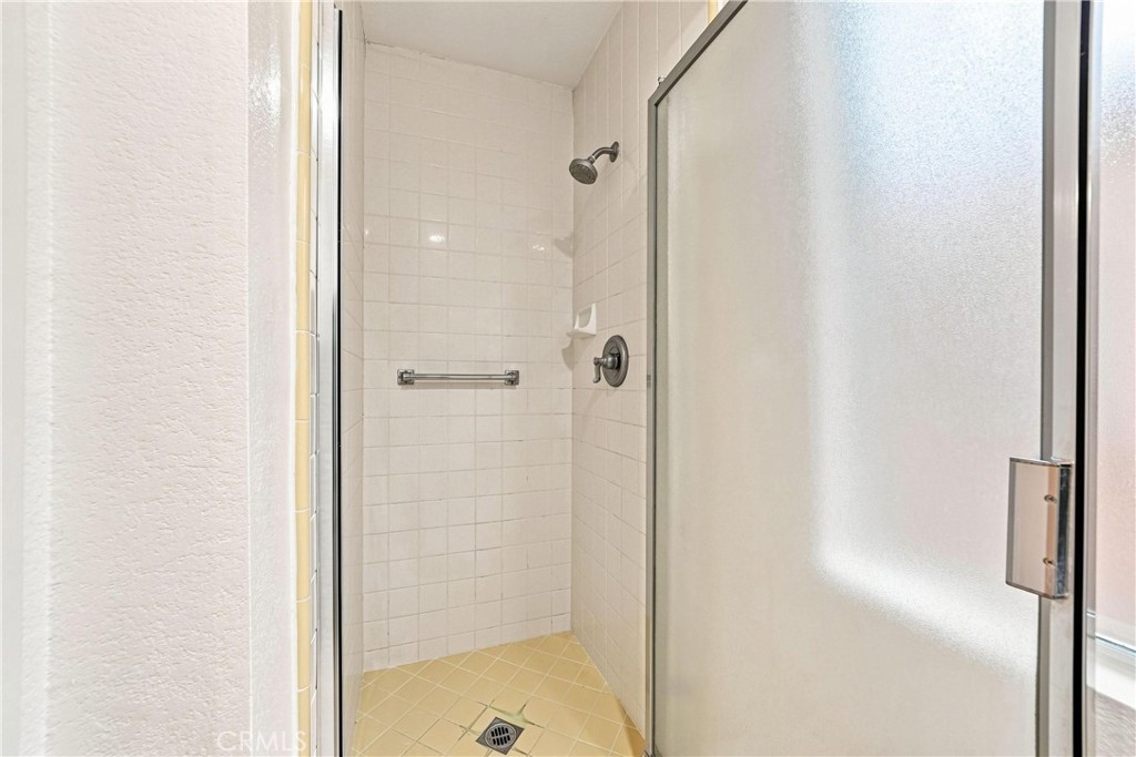 25112 Steinbeck Avenue D Property Photo 28