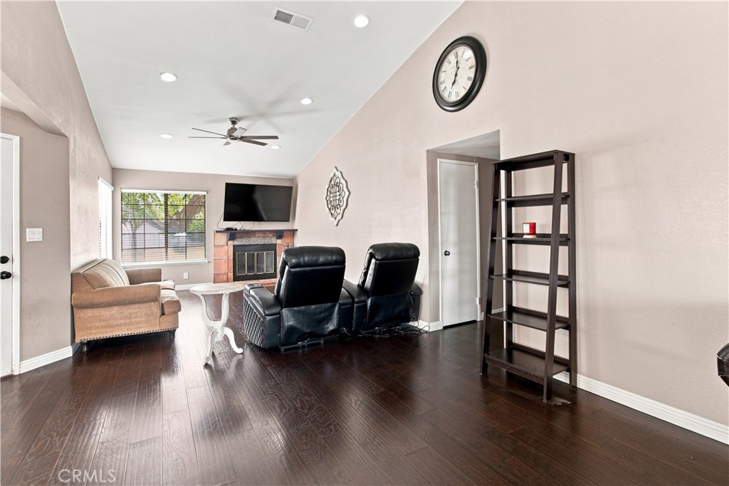 4825 Avenida Vista Verde Property Photo 4