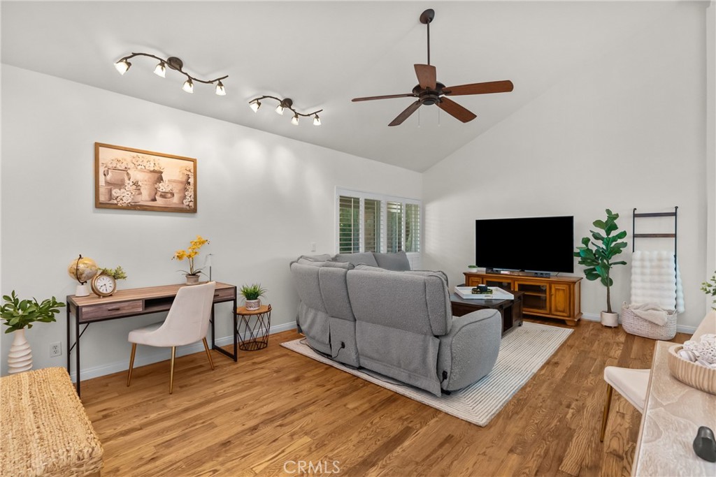25451 Via Escovar Property Photo 7