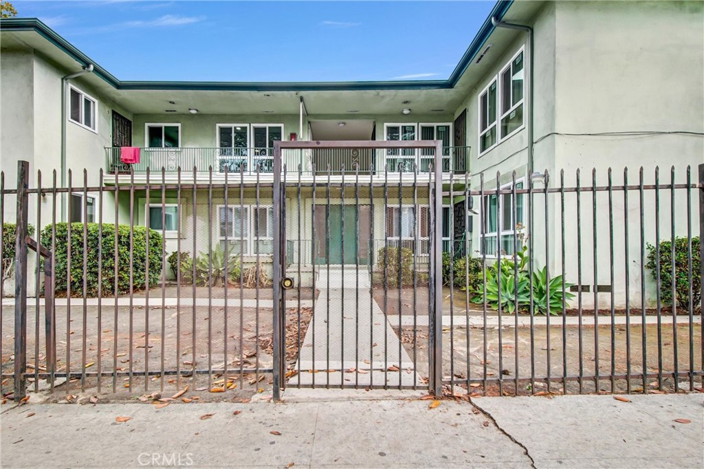 4936 Coliseum Street Property Photo 1