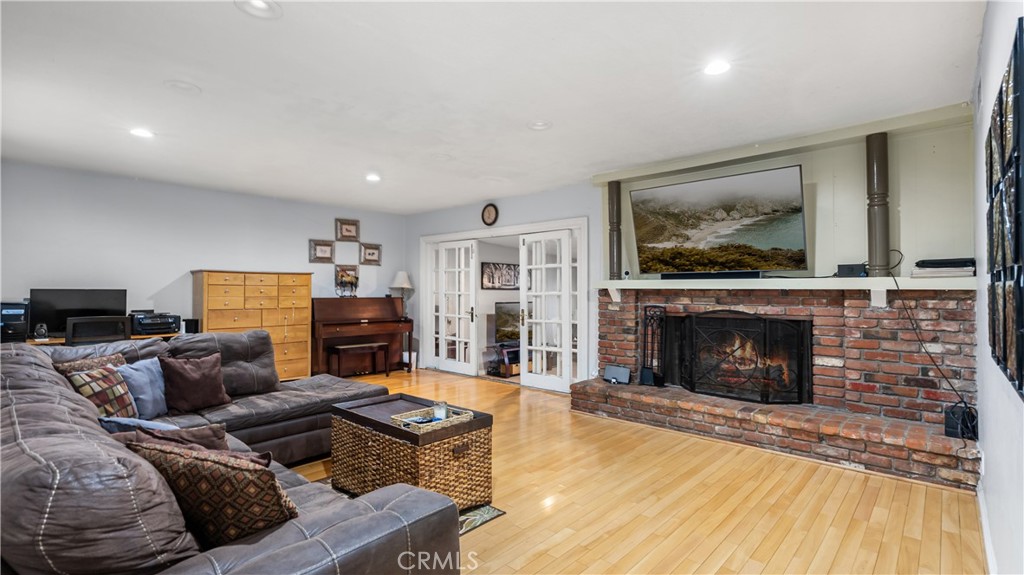 18600 Knapp Street Property Photo 10