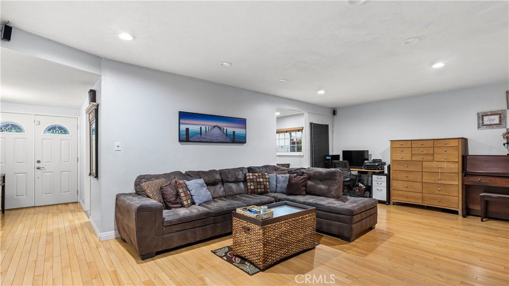 18600 Knapp Street Property Photo 13