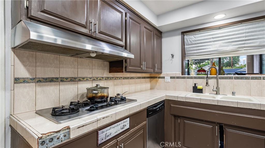 18600 Knapp Street Property Photo 22