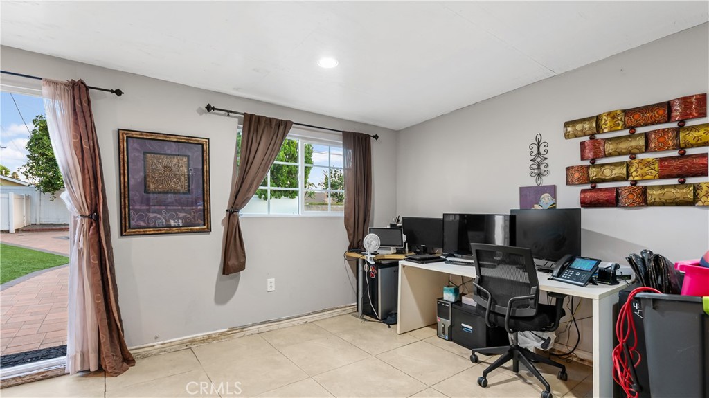 18600 Knapp Street Property Photo 45