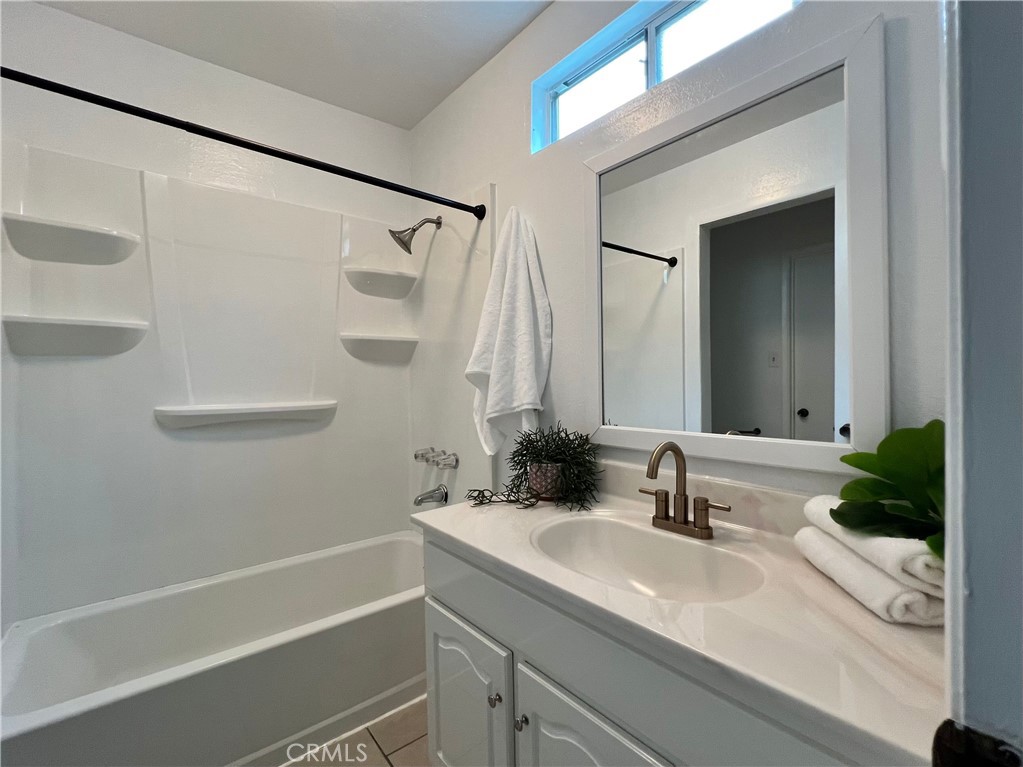 1825 N Easterly Terrace Property Photo 14