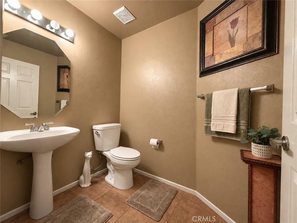 9141 Vincente Way Property Photo 6