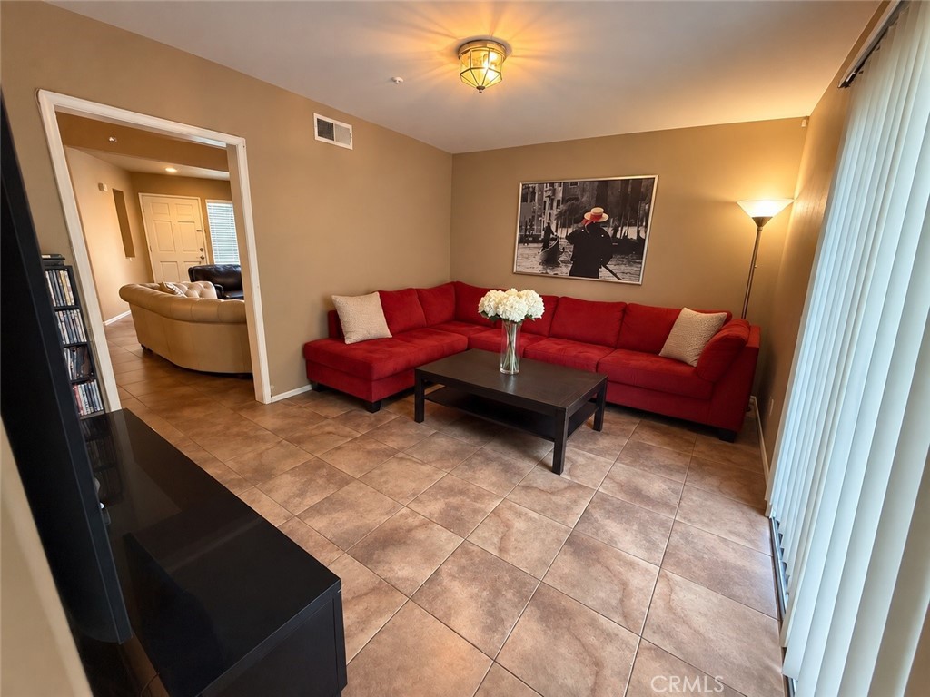 9141 Vincente Way Property Photo 8