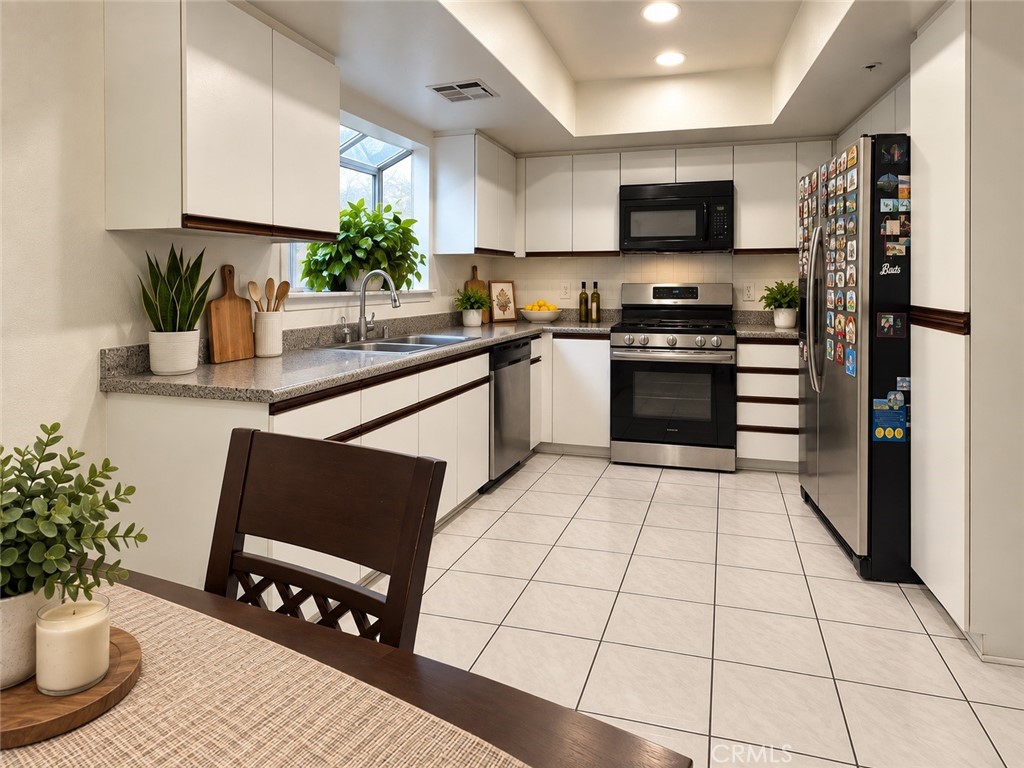 9141 Vincente Way Property Photo 11