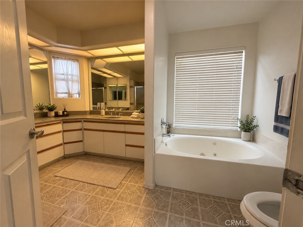 9141 Vincente Way Property Photo 15