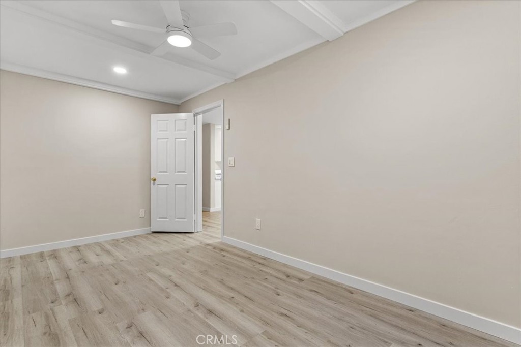 3652 Fredonia B Property Photo 10