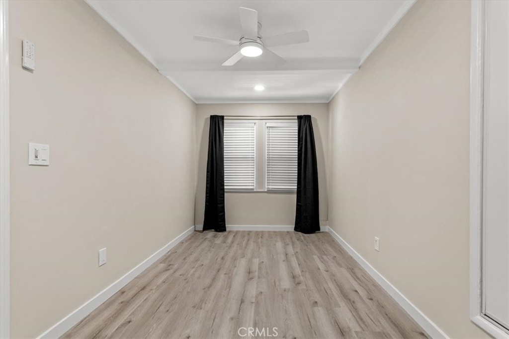 3652 Fredonia B Property Photo 11