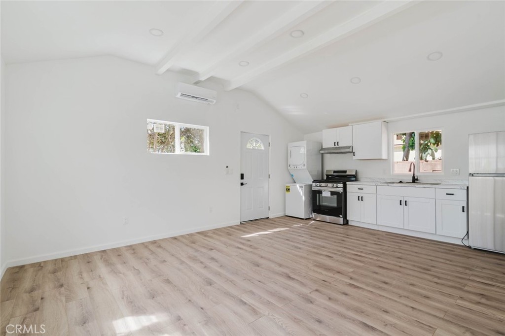 19427 Hart Street 1/2 Property Photo 3