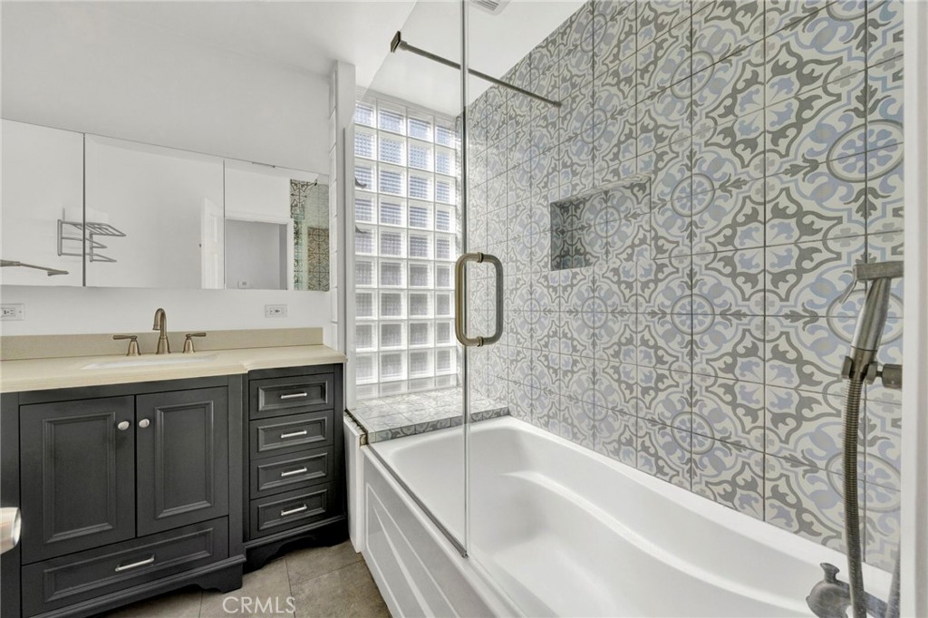 13916 Cohasset Street Property Photo 33