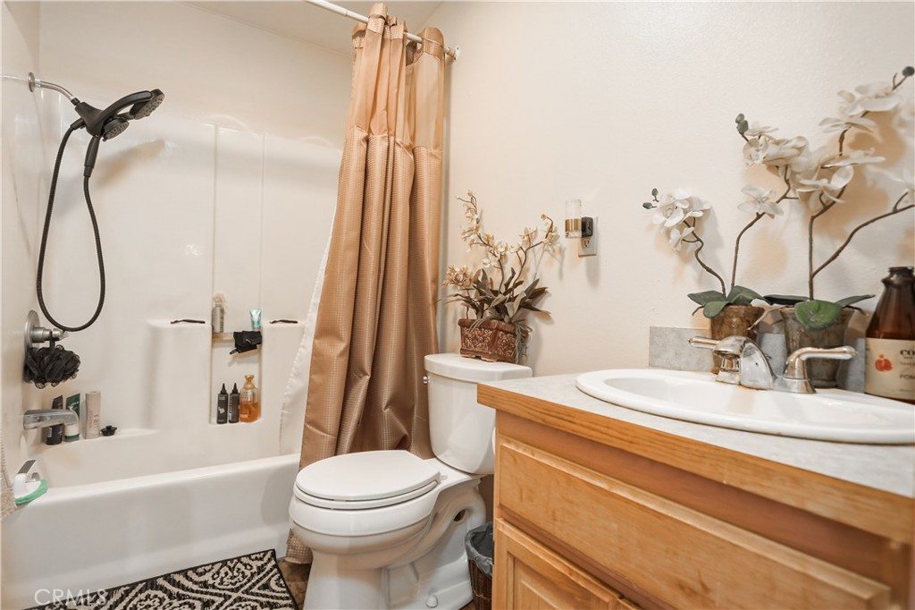 9569 E Avenue Y8 Property Photo 9