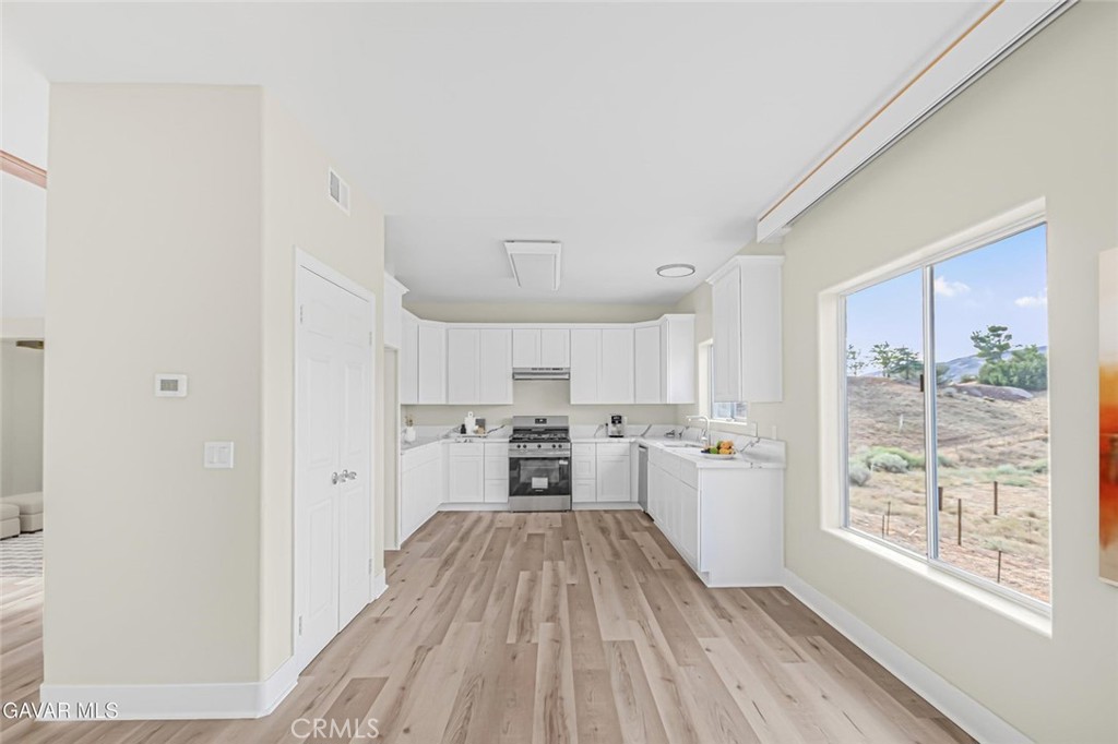 8546 Calva Street Property Photo 10
