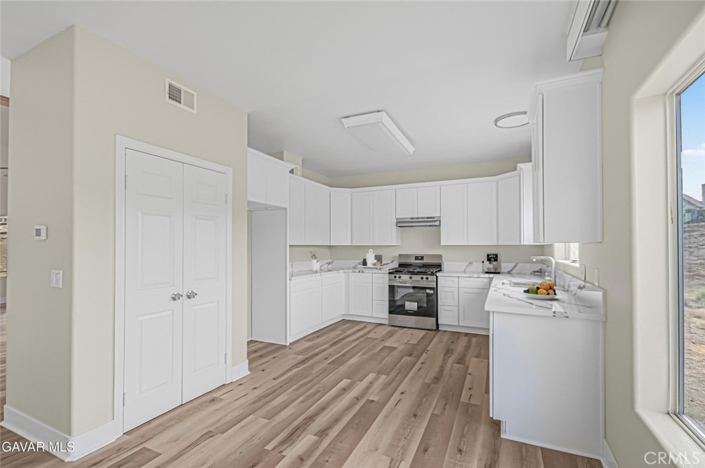 8546 Calva Street Property Photo 12