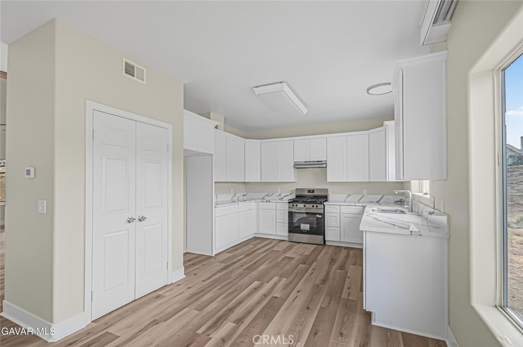 8546 Calva Street Property Photo 13