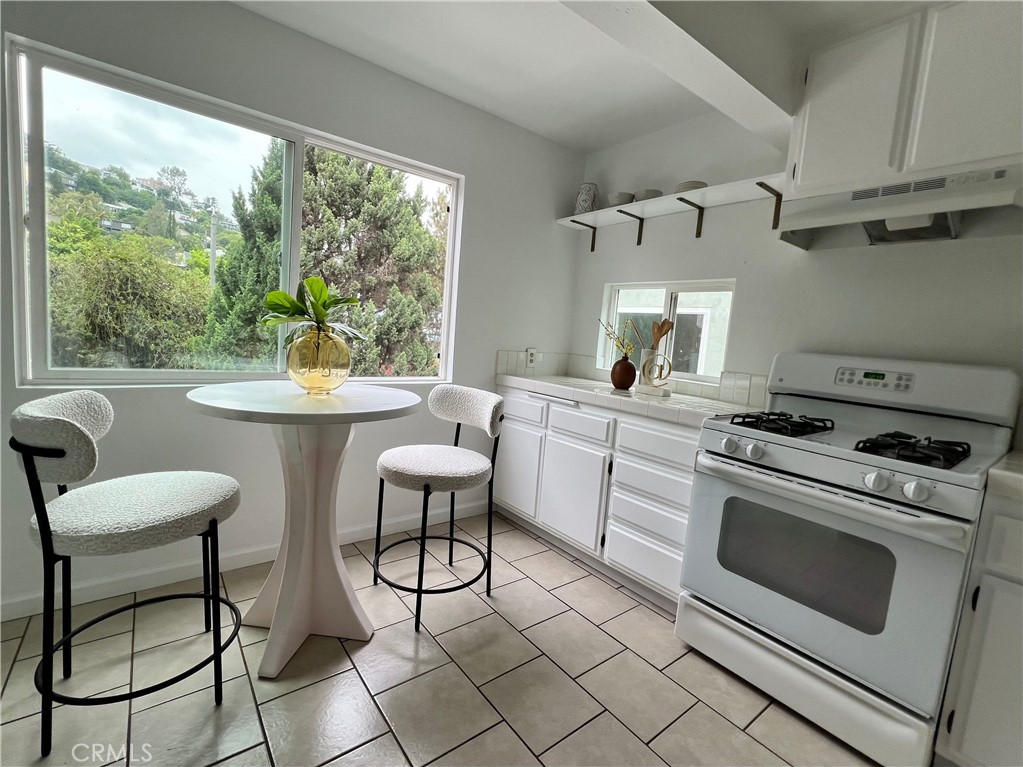 1825 N Easterly Terrace Property Photo 8