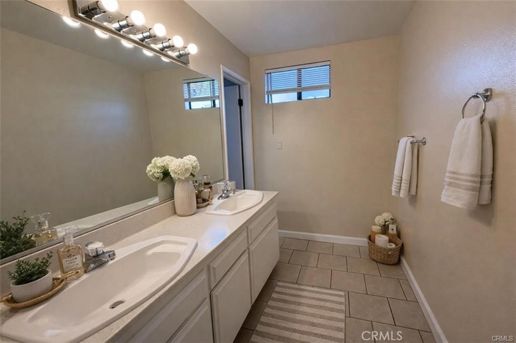 1825 N Easterly Terrace Property Photo 19
