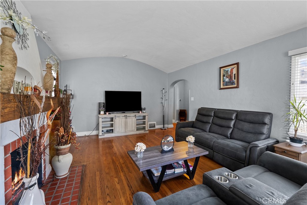 1010 E Santa Anita Property Photo 6