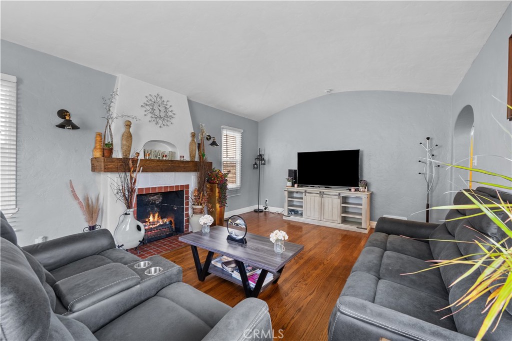 1010 E Santa Anita Property Photo 7