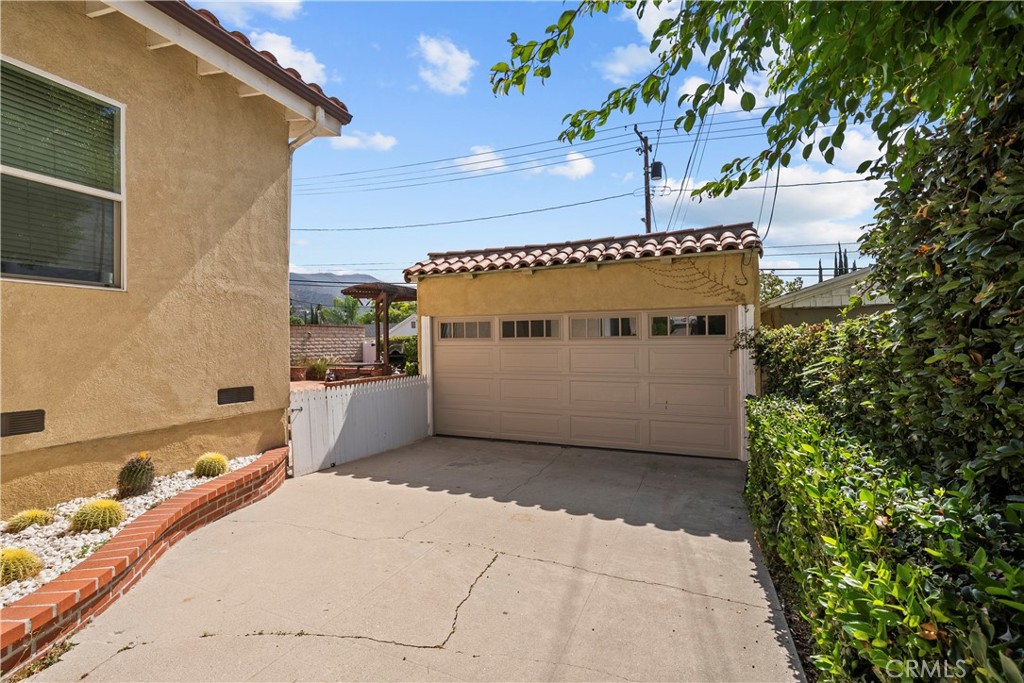 1010 E Santa Anita Property Photo 30
