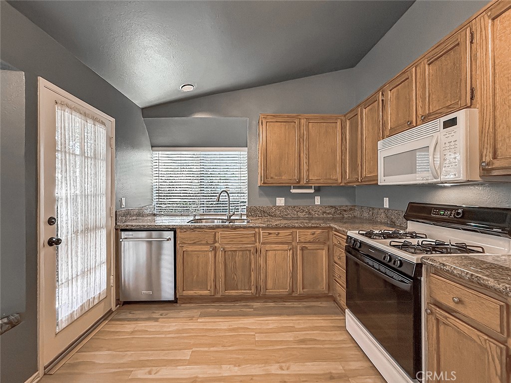 28131 Seco Canyon Road 39 Property Photo 11