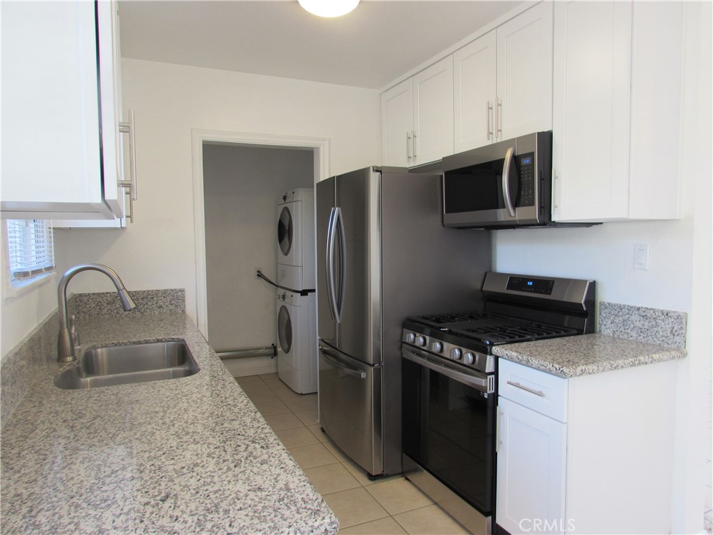 10116 Owensmouth Property Photo 2