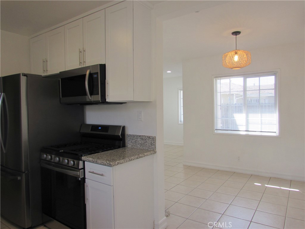 10116 Owensmouth Property Photo 3