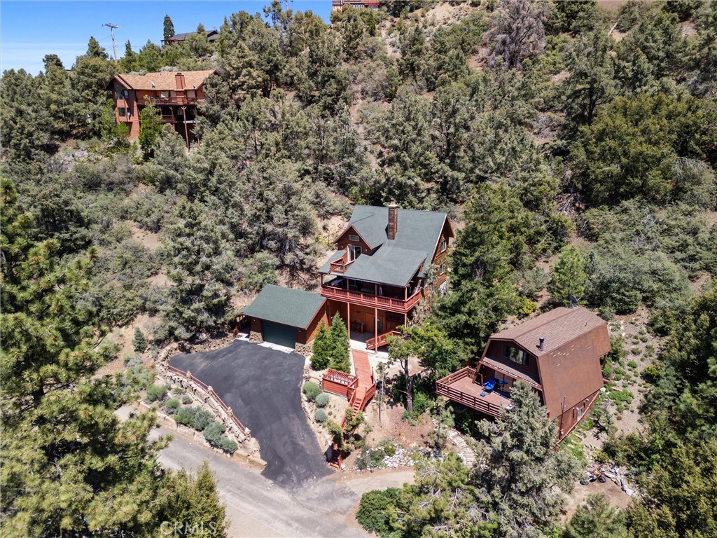1832 Matterhorn Drive Property Photo 4