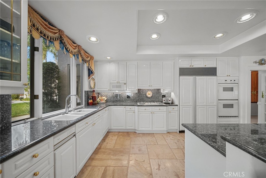 15505 Live Oak Springs Canyon Property Photo 10