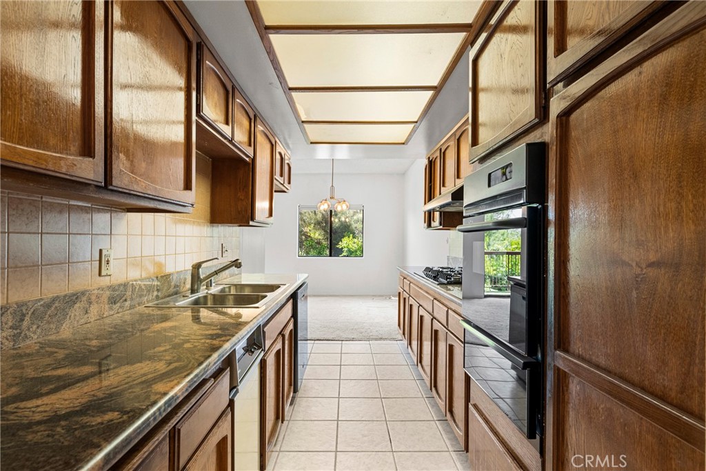 12540 Burbank 203 Property Photo 7