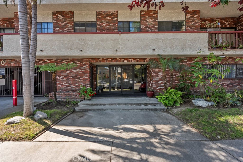 12540 Burbank 203 Property Photo 8