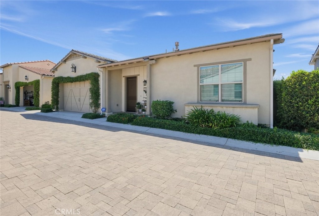 20 Puesto Road Property Photo 2