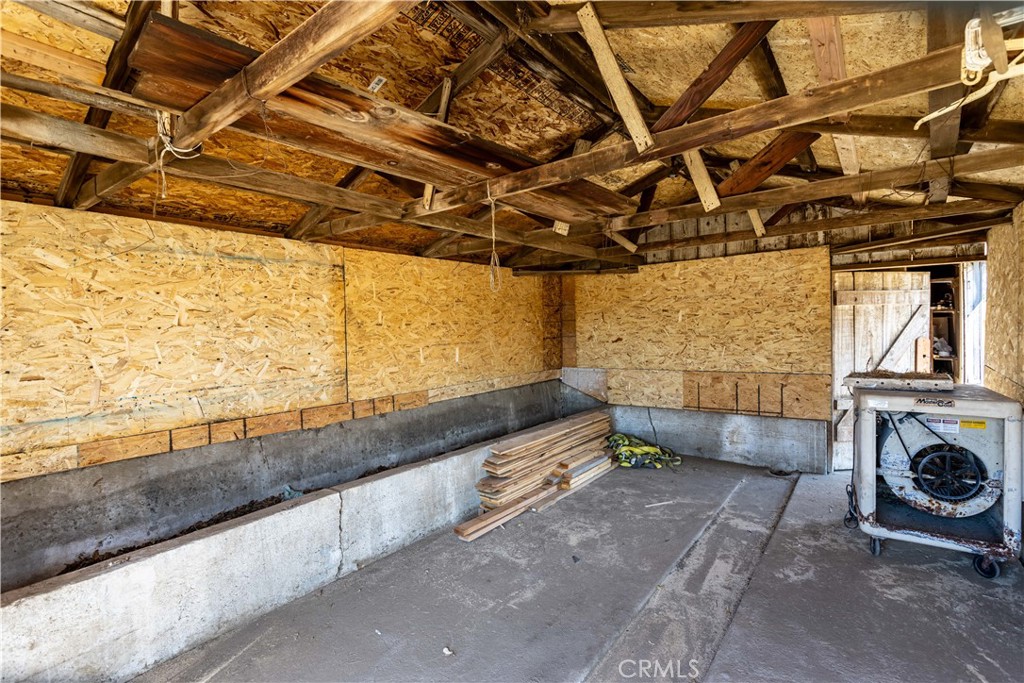 1700 Lotus Lane Property Photo 31