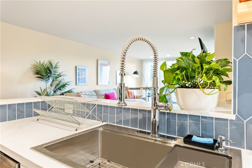 8535 W West Knoll Drive 312 Property Photo 8