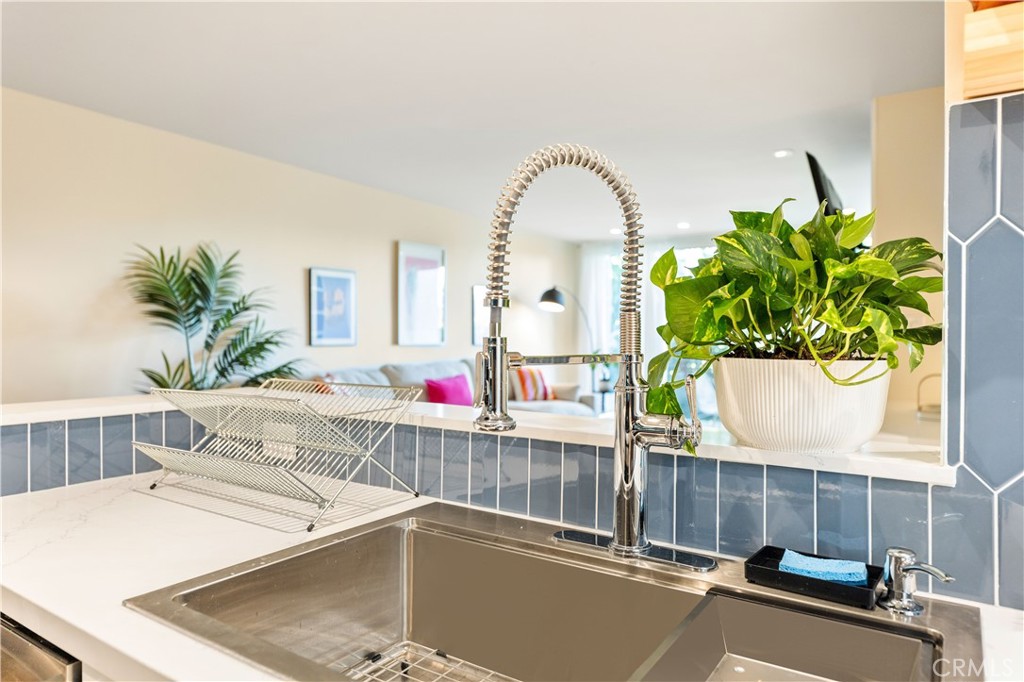 8535 W West Knoll Drive 312 Property Photo 14