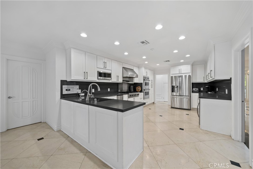 16221 Elisa Property Photo 16